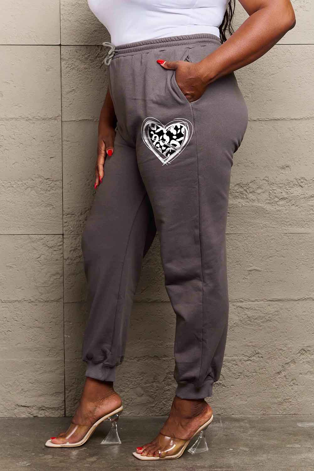 Women's Heart Graphic Drawstring Sweatpants