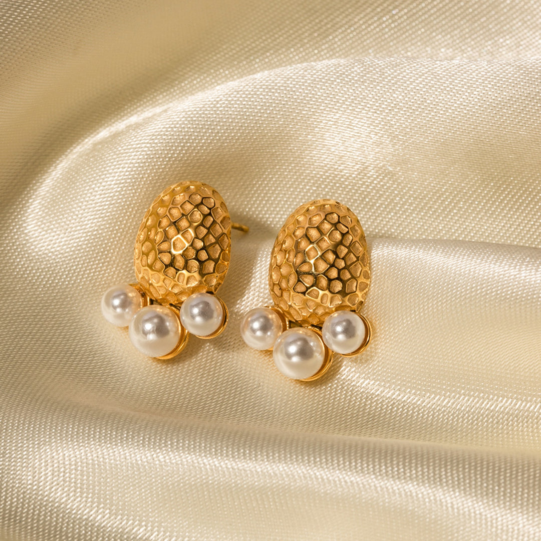 Women's Pearl Stud Earring