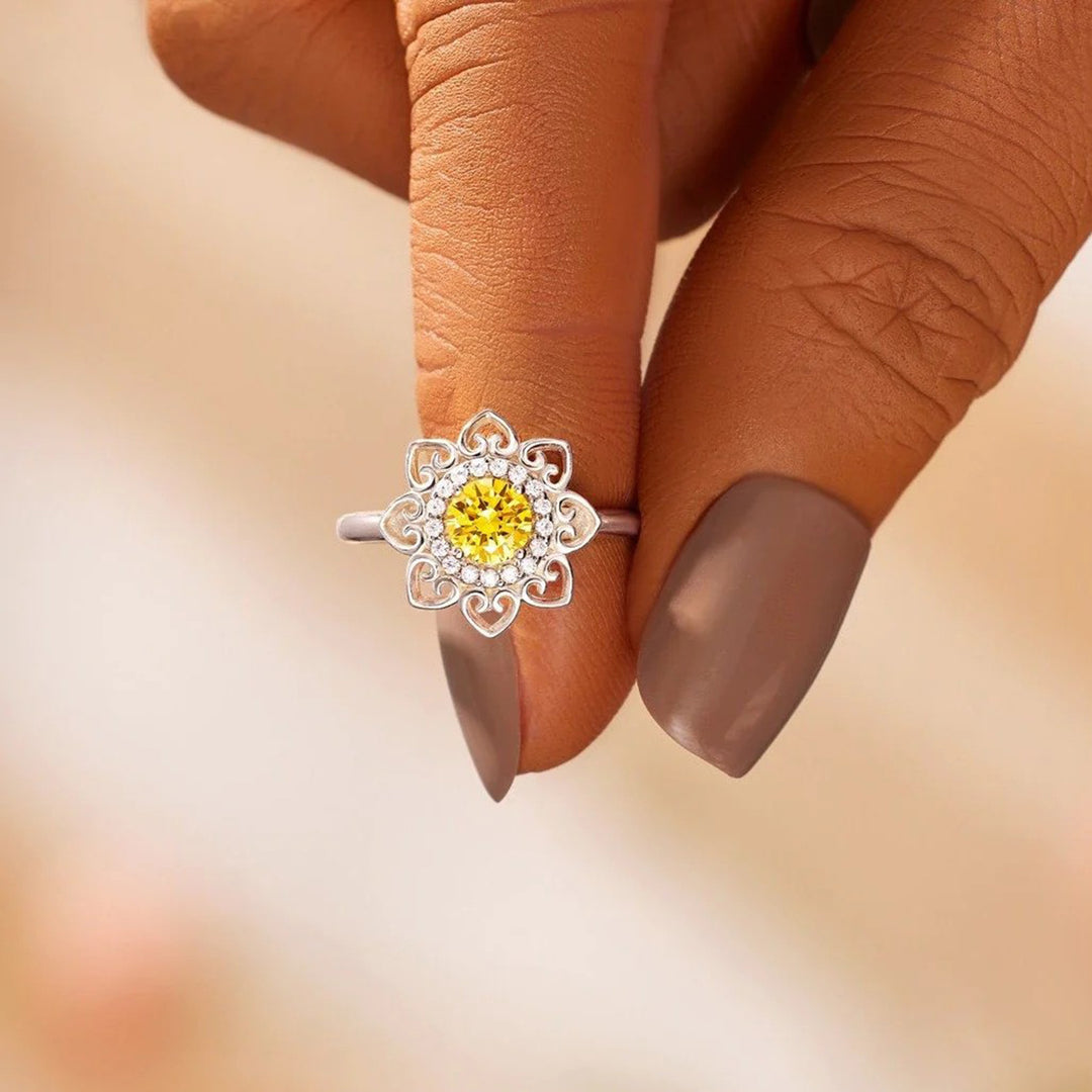 Women's Flower-Shaped Zircon Sterling Silver Ring