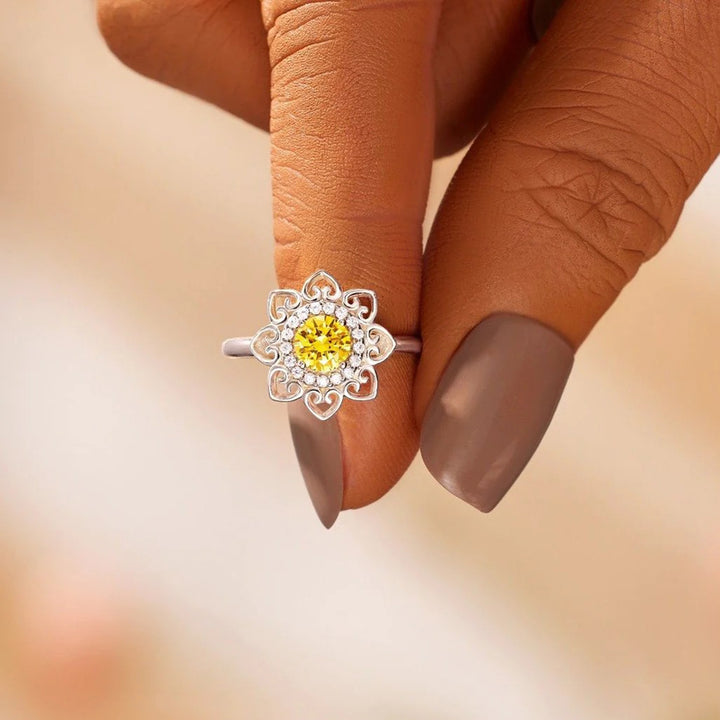 Women's Flower-Shaped Zircon Sterling Silver Ring