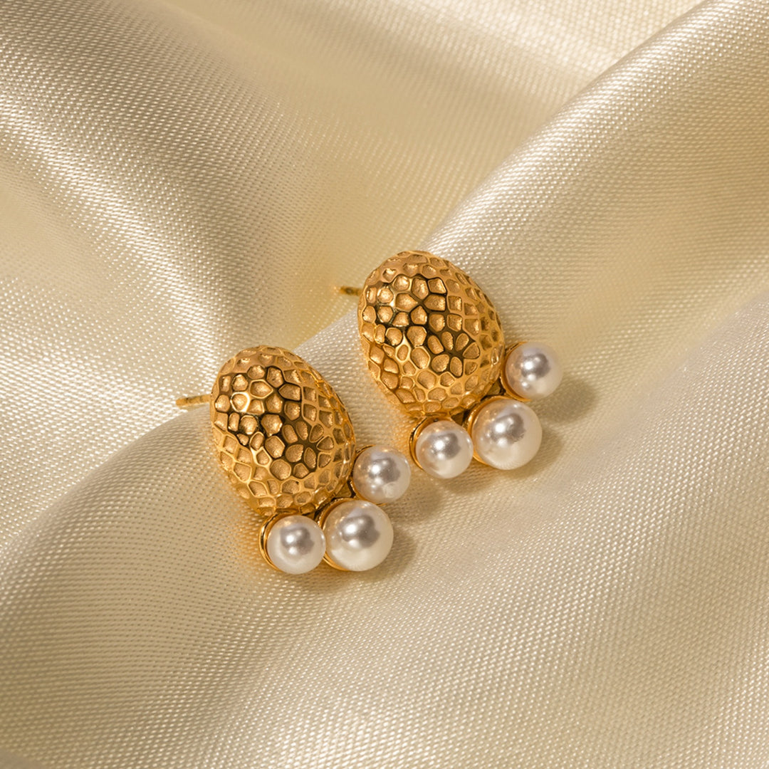 Women's Pearl Stud Earring