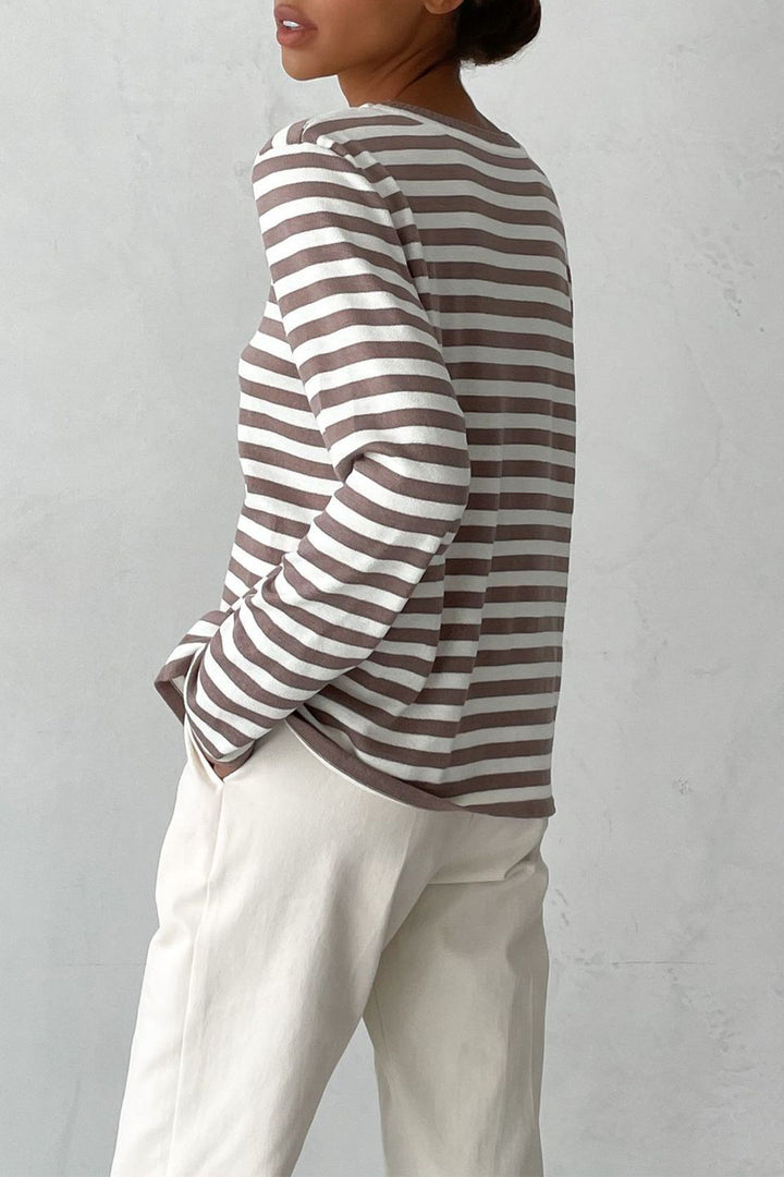 Women's Cozy Striped Sweater with Round Neck and Long Sleeves