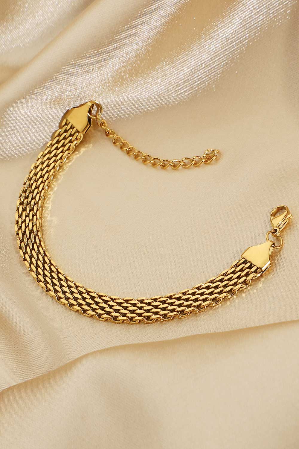 Women's Wide Chain Bracelet in 18K Gold Plating