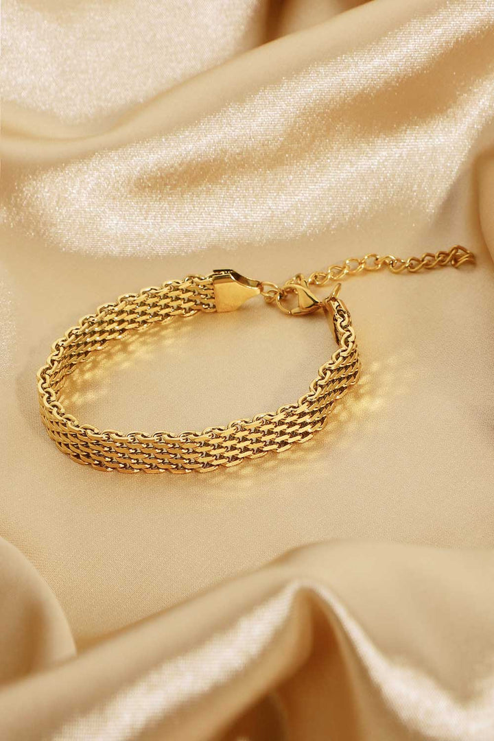 Women's Wide Chain Bracelet in 18K Gold Plating