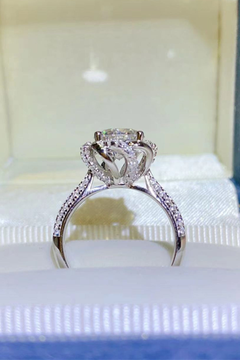 Women's Elegant 2 Carat Moissanite Sterling Silver Rings