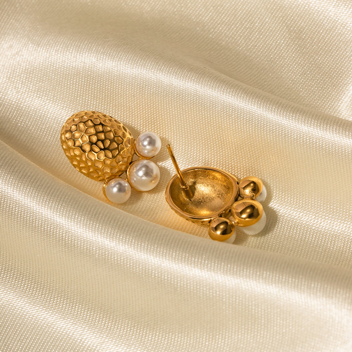 Women's Pearl Stud Earring