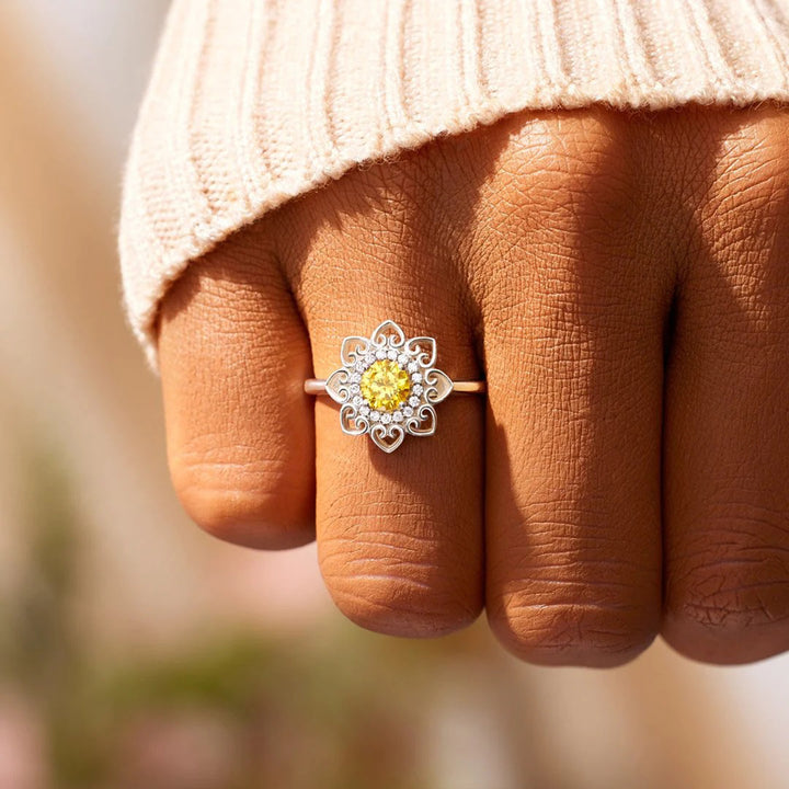 Women's Flower-Shaped Zircon Sterling Silver Ring