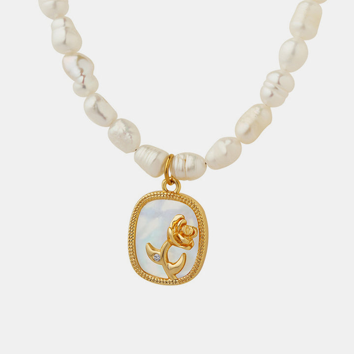 Women's Pearl Necklace in 18K Gold Plating