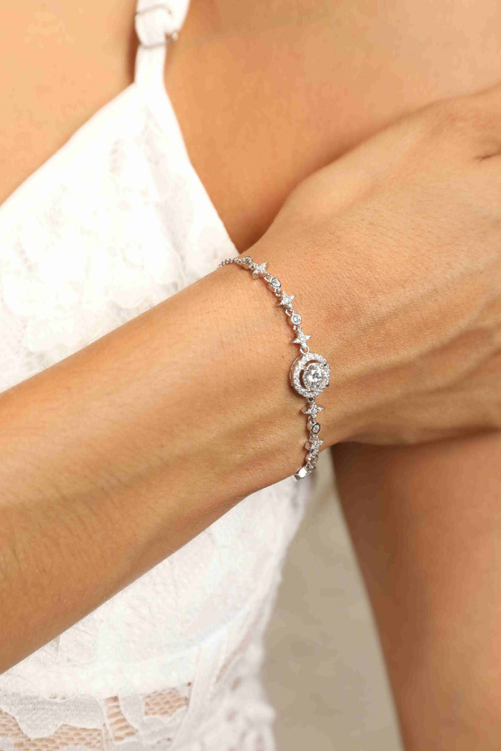 Women's Elegant Path Moissanite Bracelet