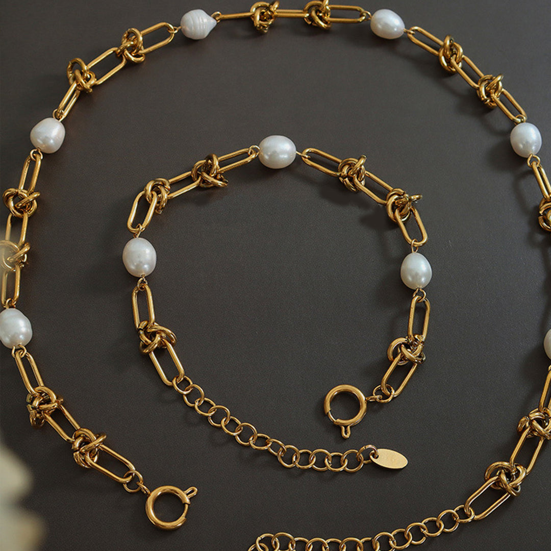 Women's Pearl Strand Necklace