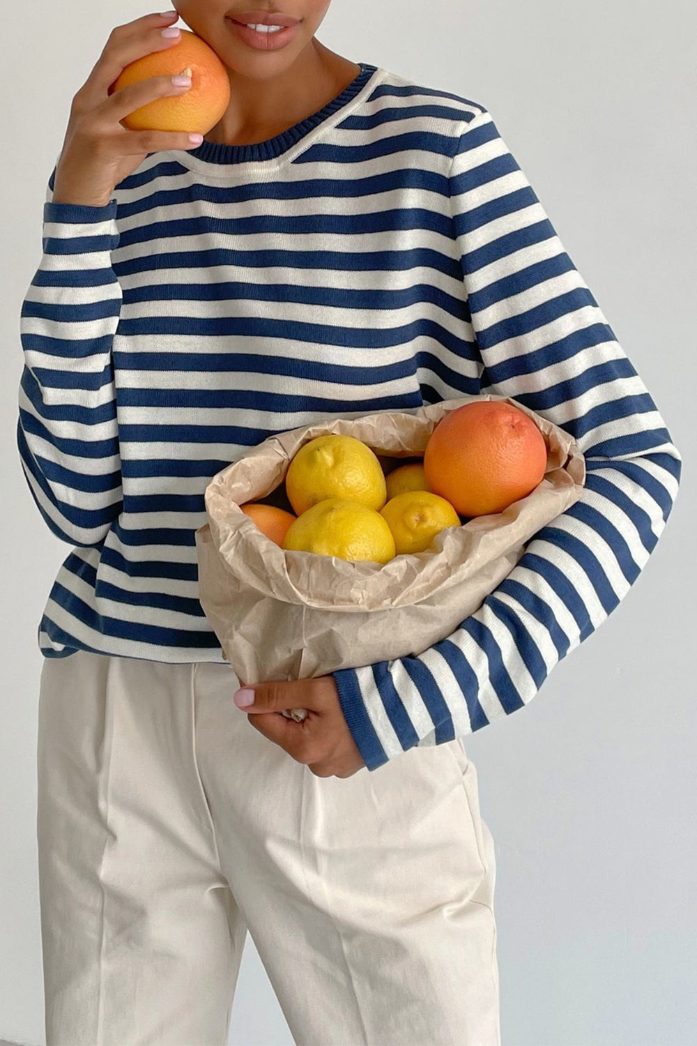 Women's Cozy Striped Sweater with Round Neck and Long Sleeves