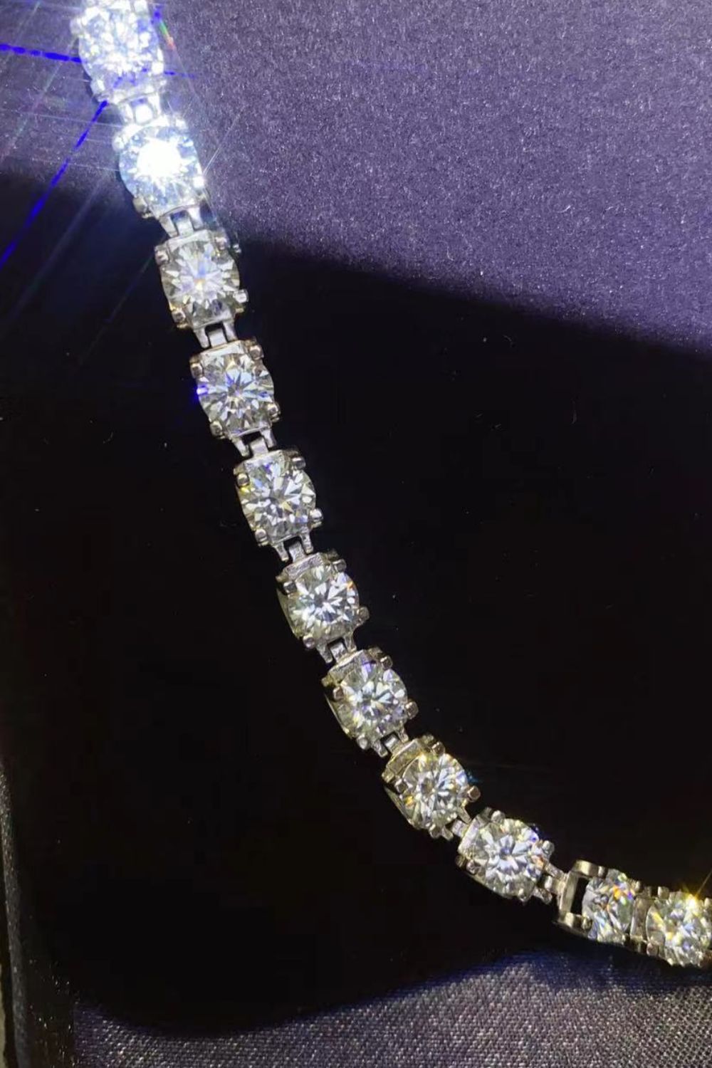 Women's Elegant 10 Carat Moissanite Bracelet