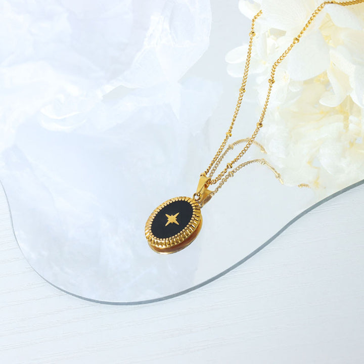 Women's Oval Pendant Necklace in Gold-Plated Titanium Steel