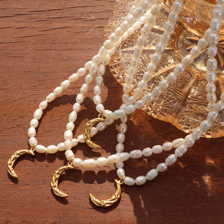 Women's Moonlit Pearl Pendant Necklace