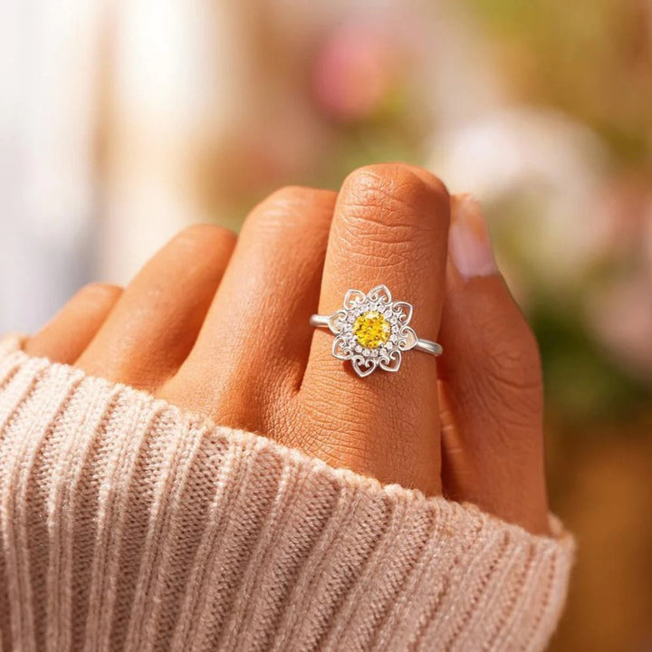 Women's Flower-Shaped Zircon Sterling Silver Ring