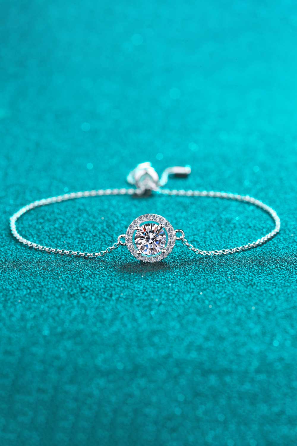 Women's Elegant Path Moissanite Bracelet