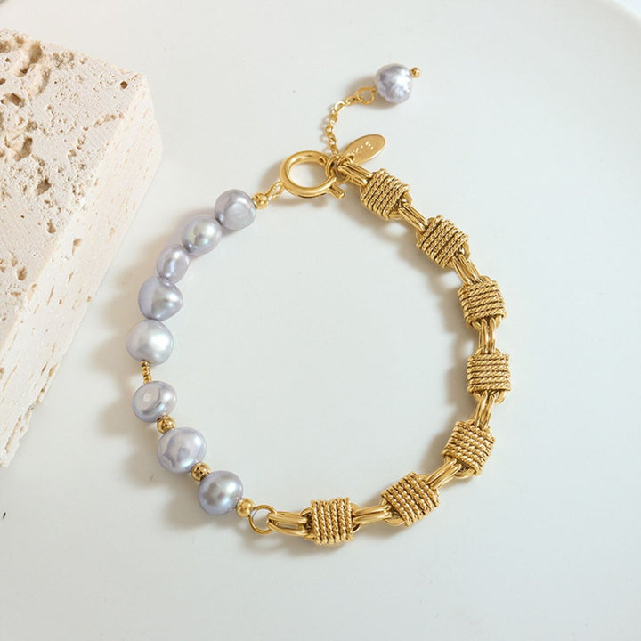 Women's Elegant Pearl Chain Bracelet