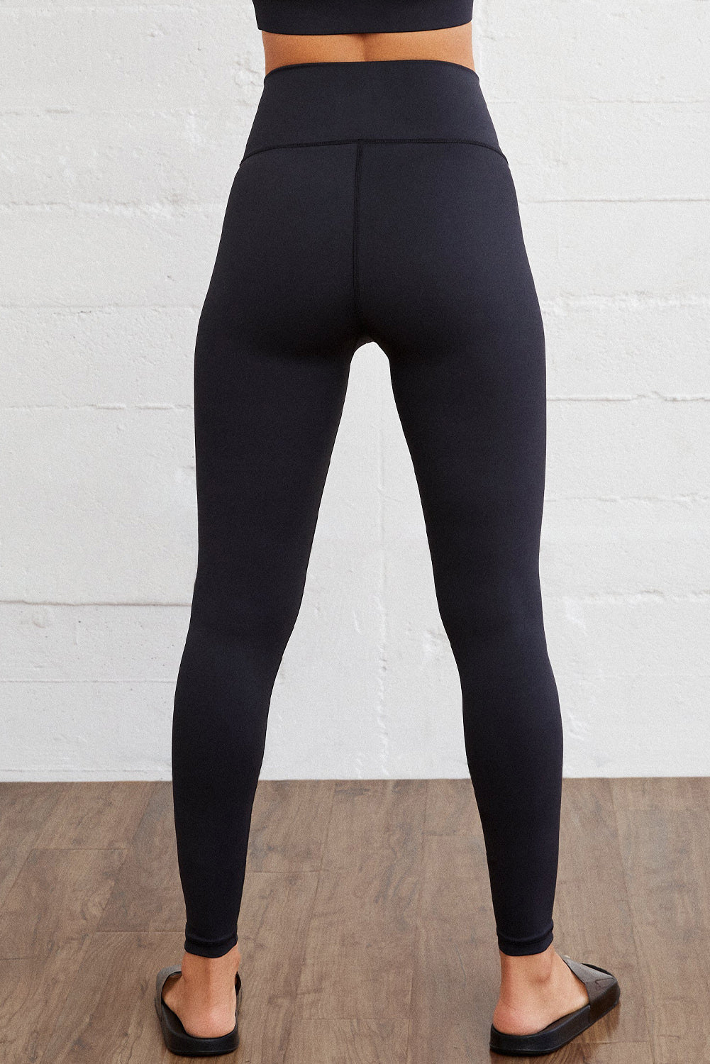 "Women's Slim Fit Leggings with Wide Waistband for Sports Activities"