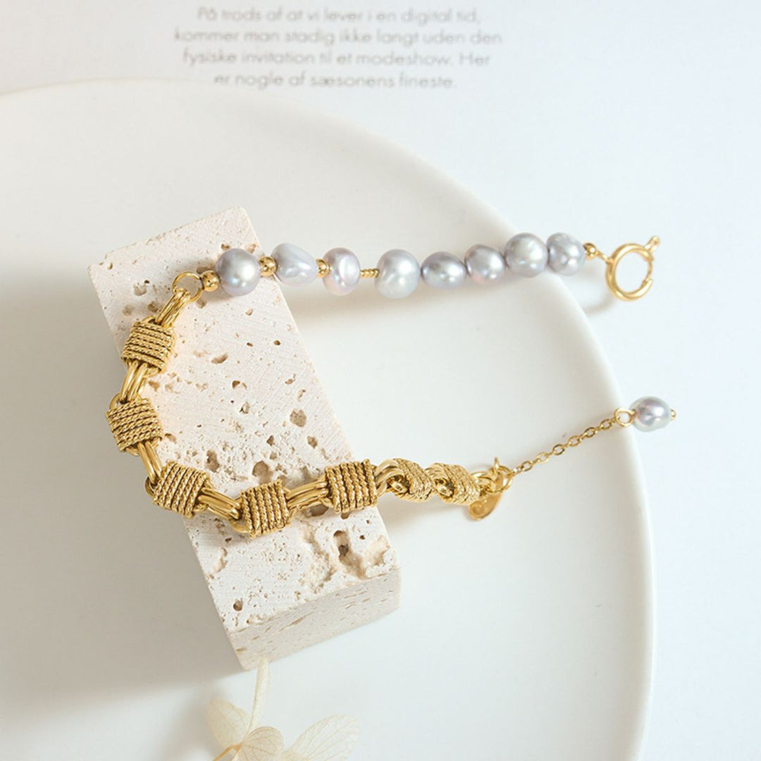 Women's Elegant Pearl Chain Bracelet