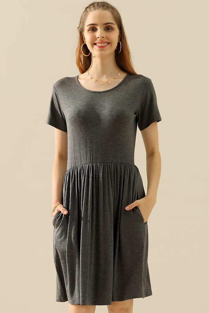 Women's Ruched Round Neck Dress with Pockets