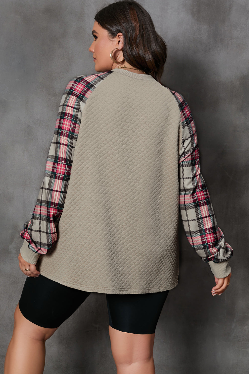 Women's Cozy Plaid Round Neck Long Sleeve Sweatshirt for Plus Sizes