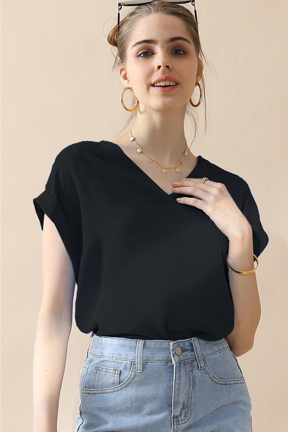 Women's V-Neck Trim Rolled Short Sleeve Shirt