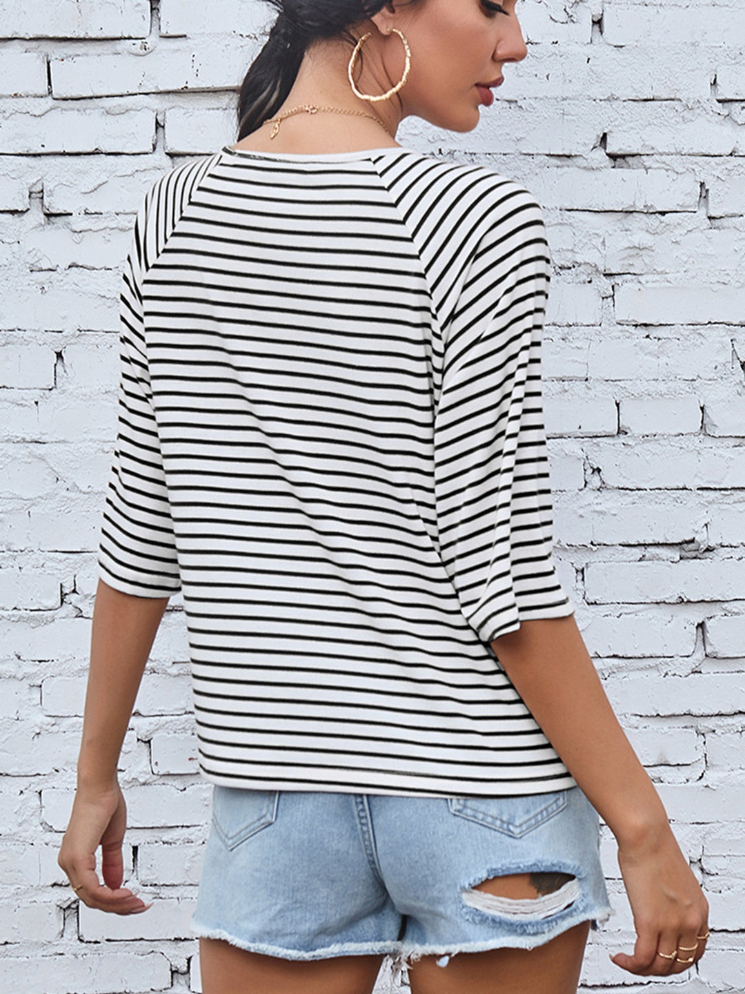 Women's Striped Round Neck Raglan Sleeve T-Shirt