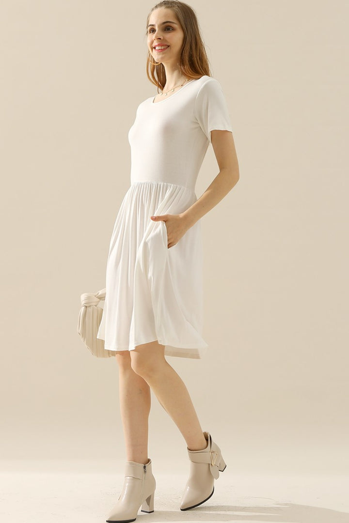 Women's Ruched Round Neck Dress with Pockets